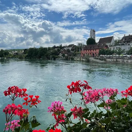 A Knight's Townhouse アパート *