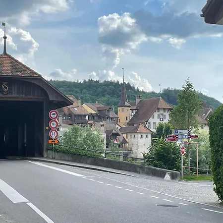 A Knight's Townhouse アパート Buren an der Aare